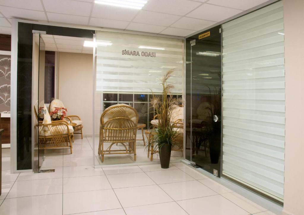 Egemen Hotel Мерсин Екстериор снимка