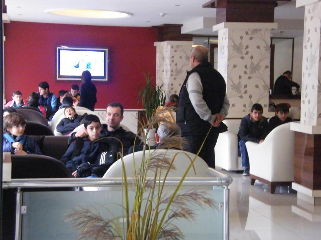 Egemen Hotel Мерсин Екстериор снимка
