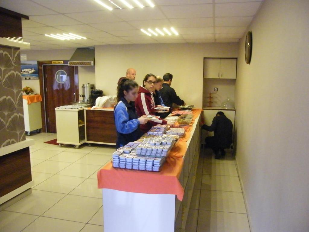 Egemen Hotel Мерсин Екстериор снимка