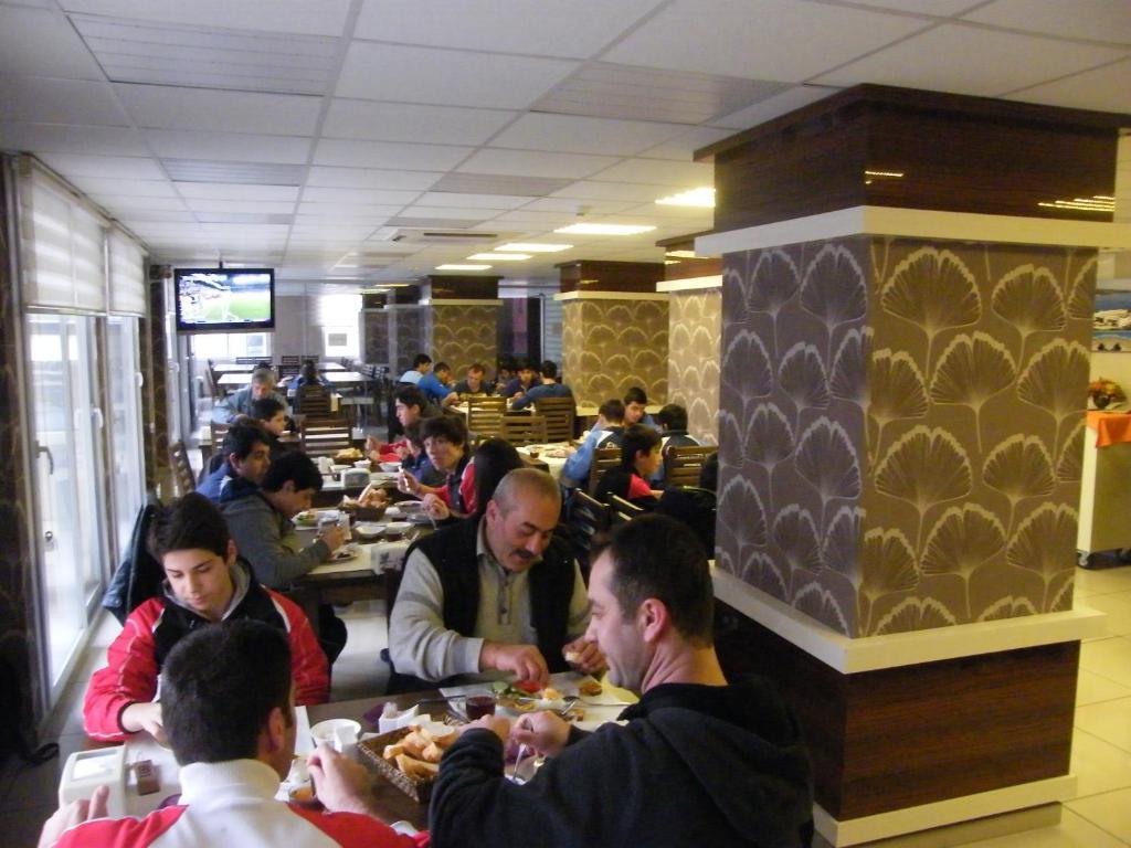 Egemen Hotel Мерсин Екстериор снимка